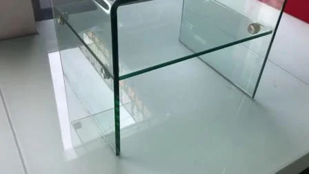 Fancy Clean Beistelltisch aus gebogenem Glas